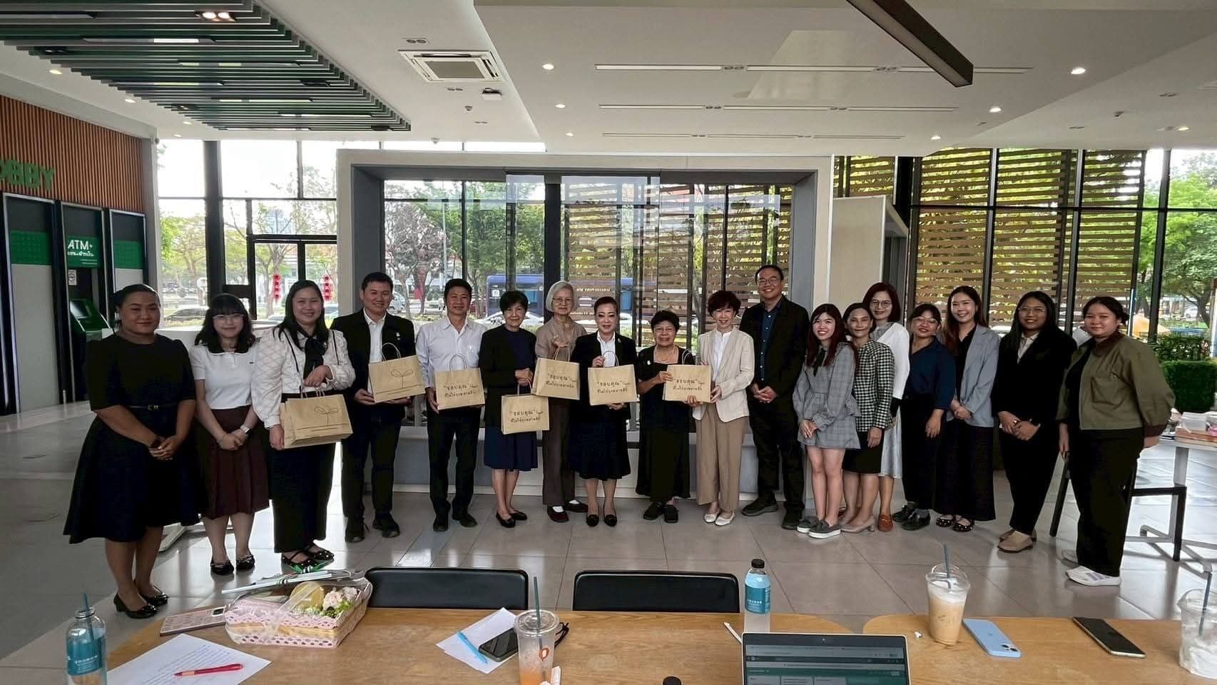 พูดคุยและเสริมสร้างความสัมพันธ์​อันดีกับมหาวิทยาลัย ธรรมศาสตร์